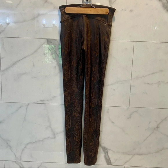 Spanx Women's Faux Leather Brown Snakeskin Leggings Size S - Picture 3 of 5